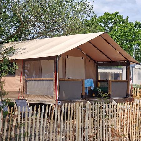 Lodge Les P'Tites Maisons Dans La Prairie Sallertaine Zewnętrze zdjęcie