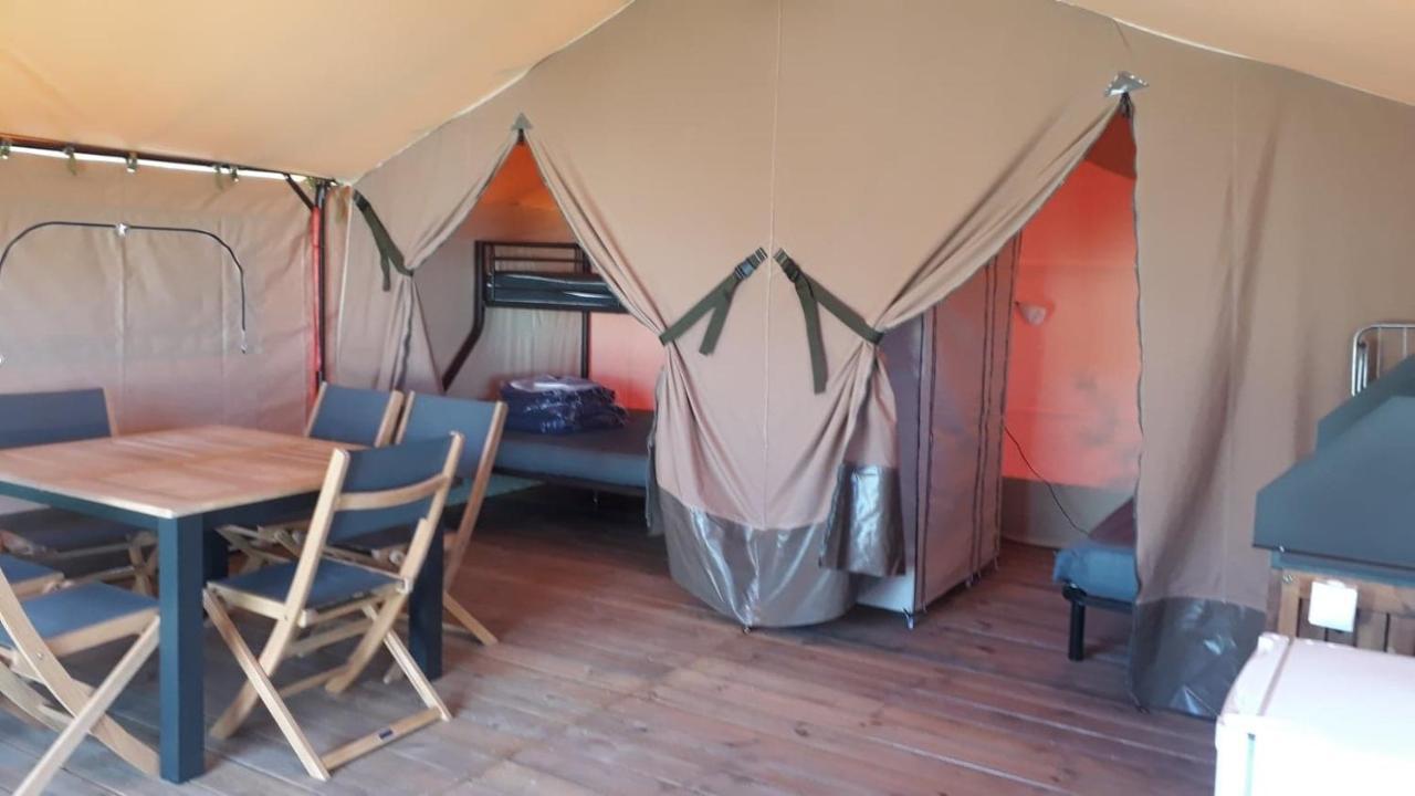 Lodge Les P'Tites Maisons Dans La Prairie Sallertaine Zewnętrze zdjęcie