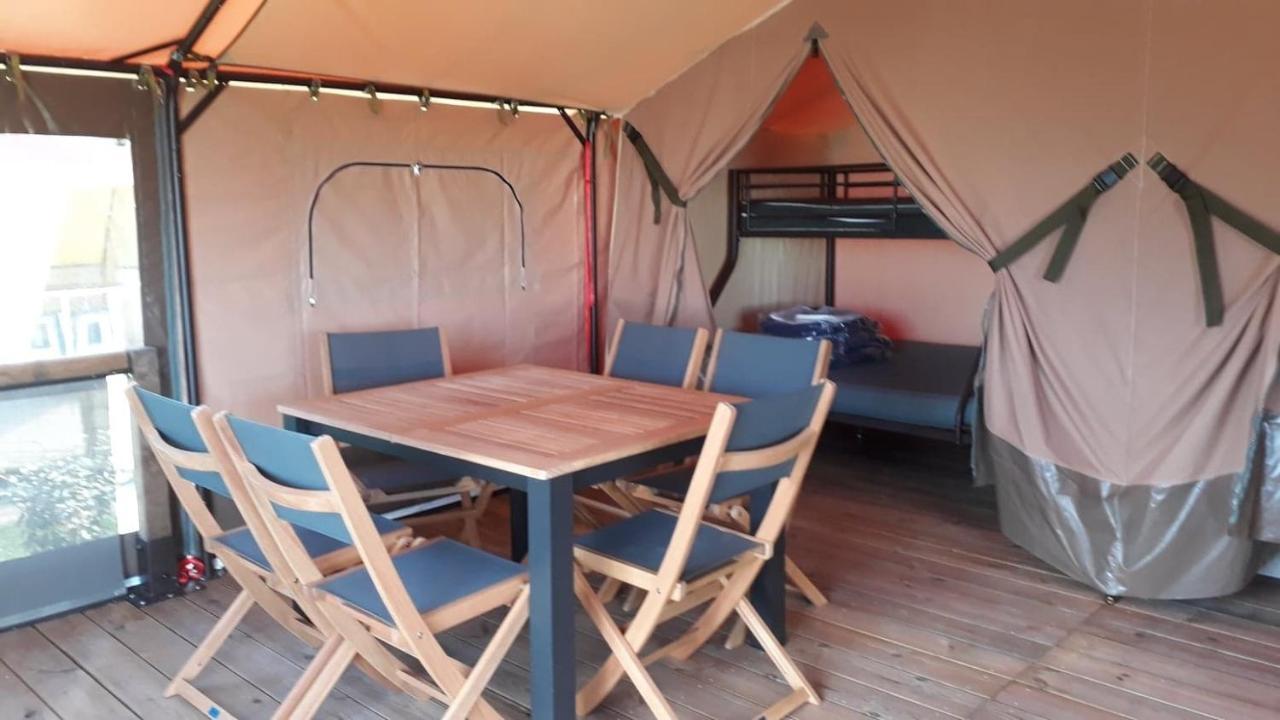 Lodge Les P'Tites Maisons Dans La Prairie Sallertaine Zewnętrze zdjęcie