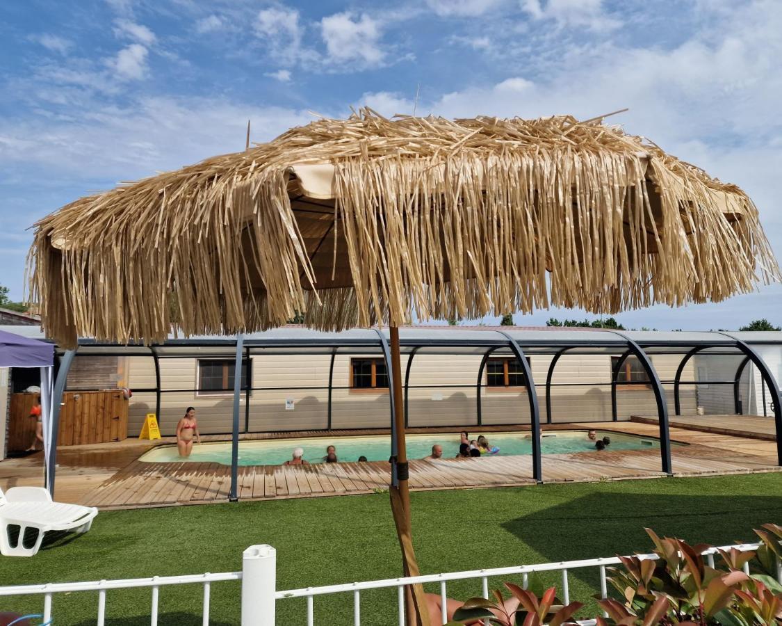 Lodge Les P'Tites Maisons Dans La Prairie Sallertaine Zewnętrze zdjęcie